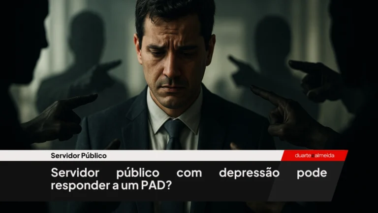 Servidor público trabalhando sozinho em escritório escuro, com expressão triste e iluminação dramática.
